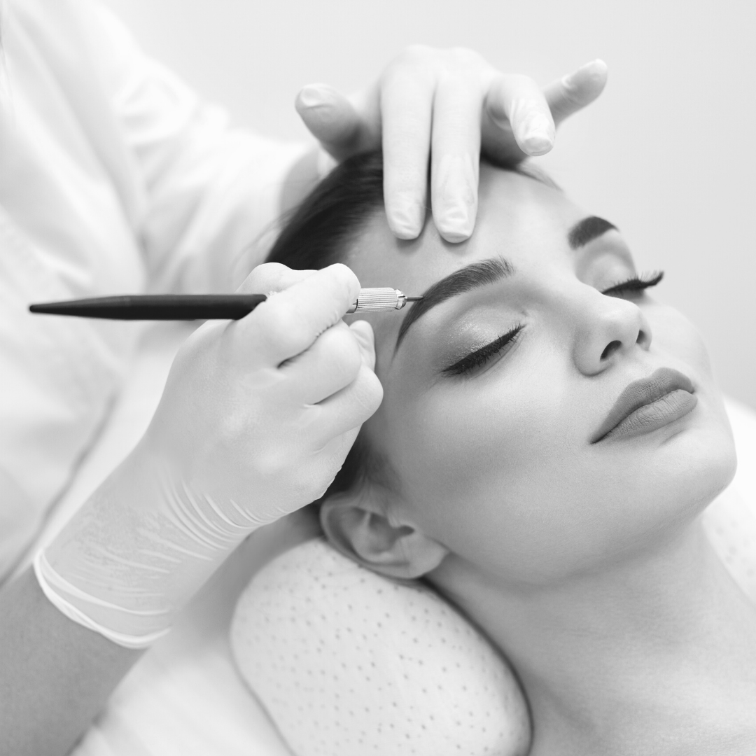 Améliorer l'apparence de mes sourcils avec le maquillage permanent  à Lyon